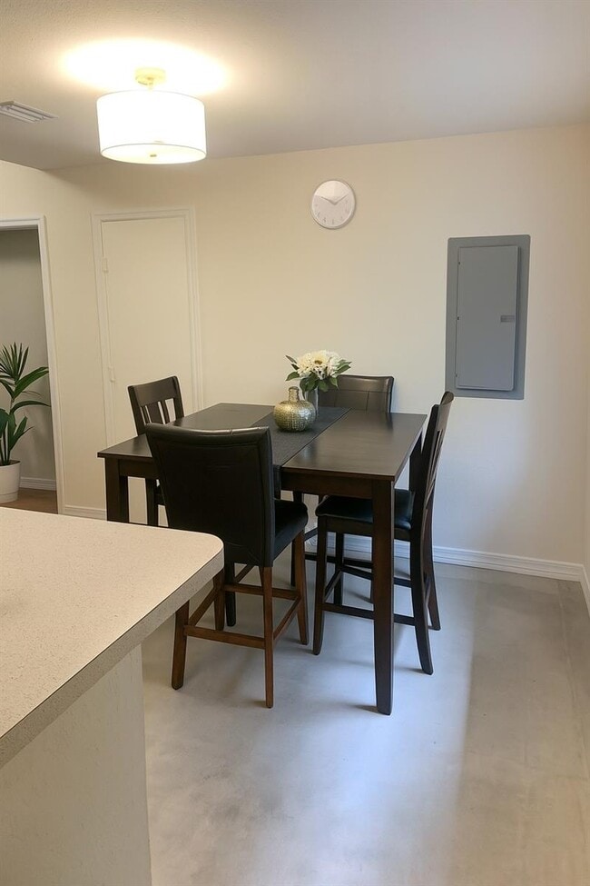 Building Photo - 400 NW 19th Terrace