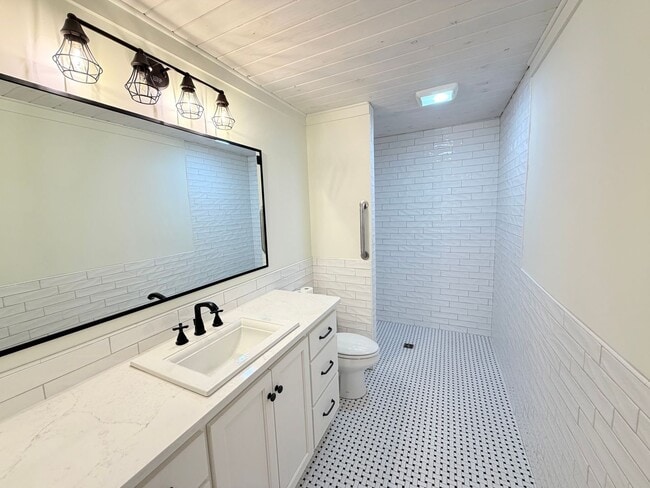 Building Photo - Renovated Ranch in Oconee County