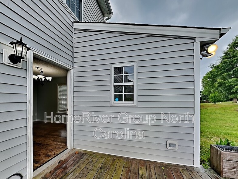 Building Photo - 1618 Crag Burn Ln