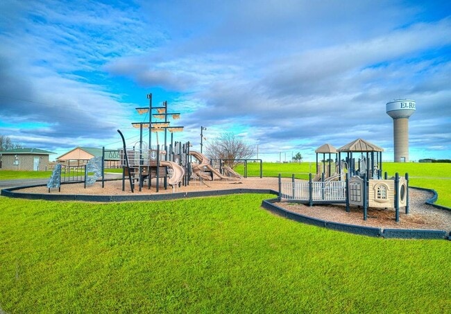 Building Photo - 2408 Rosewood Ln