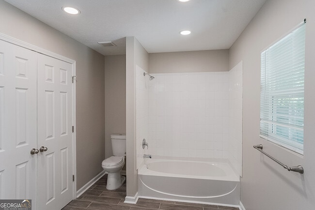 Building Photo - 200 Dodd St