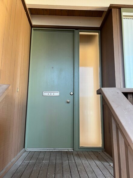 Building Photo - 880 Larkspur Dr