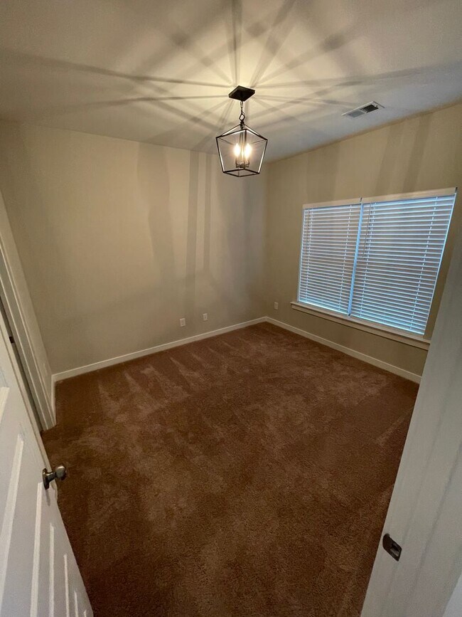 Building Photo - Home for Rent in Oak Grove, AL!!! Available to View with 48 Hour Notice!!!