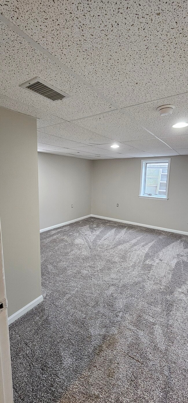 Building Photo - 7501 Walnut Ave