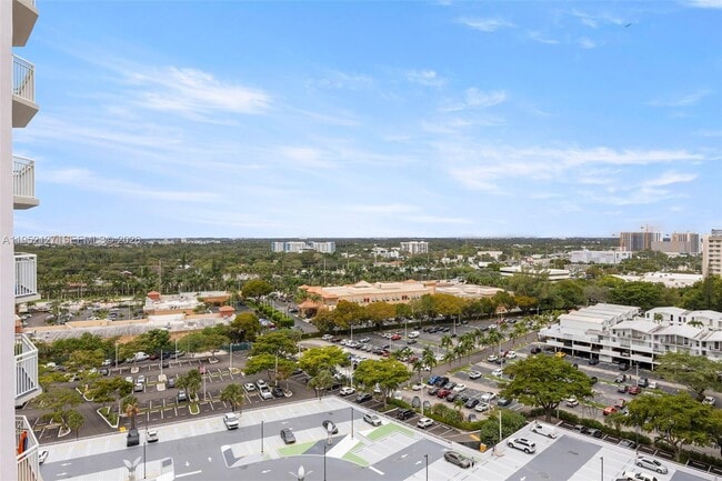 Building Photo - 18031 Biscayne Blvd