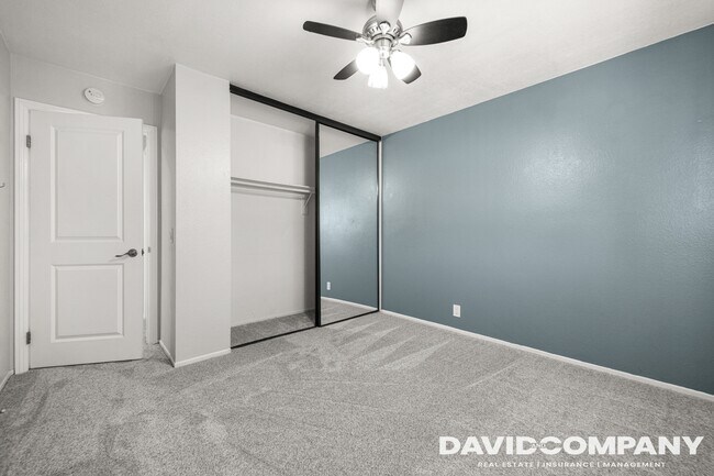 Building Photo - 2840 Oak Creek Dr