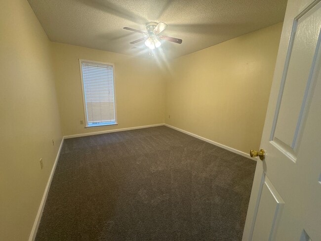 Building Photo - 8699 Tropicana Dr N
