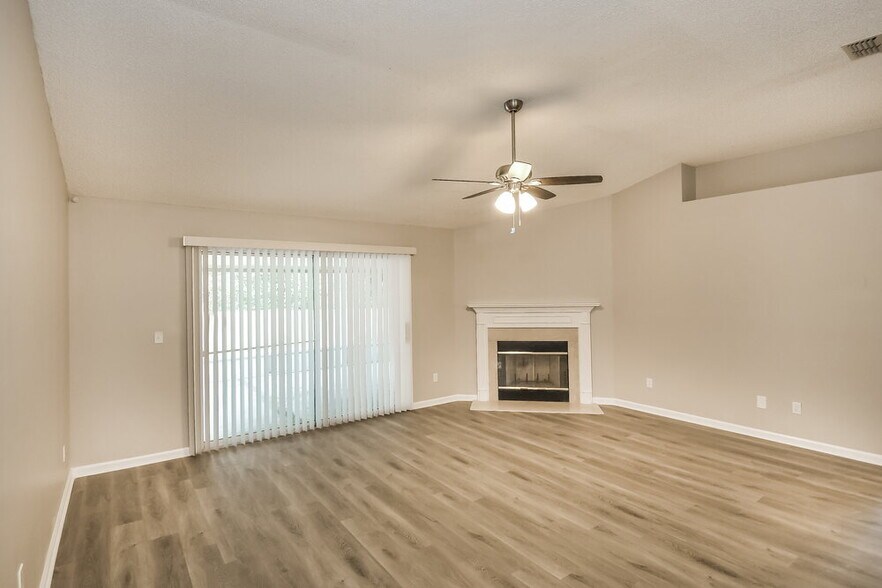 Building Photo - 3855 Chapelgate Rd