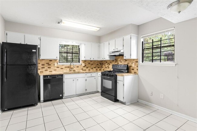 Building Photo - 1185 Oak Villas Ct NW