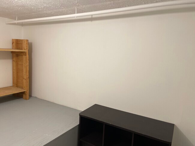 Building Photo - 17 Bronxville Ln