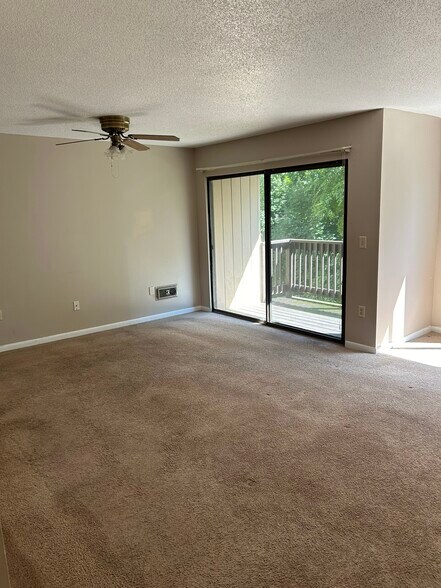 Building Photo - 175 Mill Pond Rd