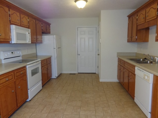 Building Photo - 3697 S Naples Ct