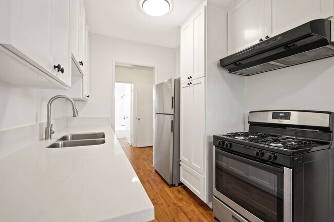 Building Photo - 1449 Princeton St in Santa Monica