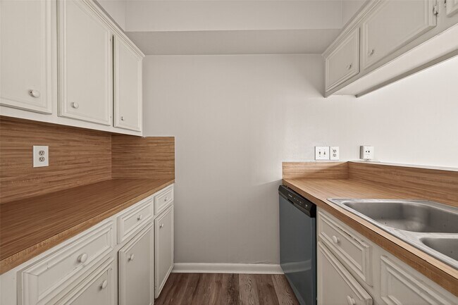 Building Photo - 11511 Nobility Dr