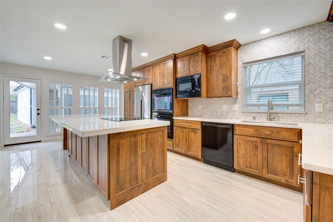 Building Photo - 10322 Lynbrook Hollow St