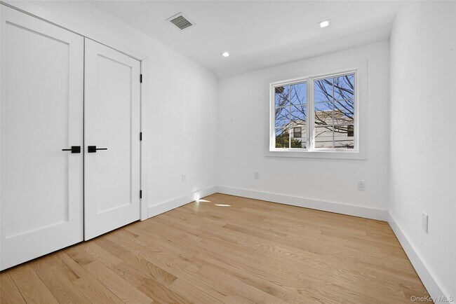 Building Photo - 38-40-40 215th St