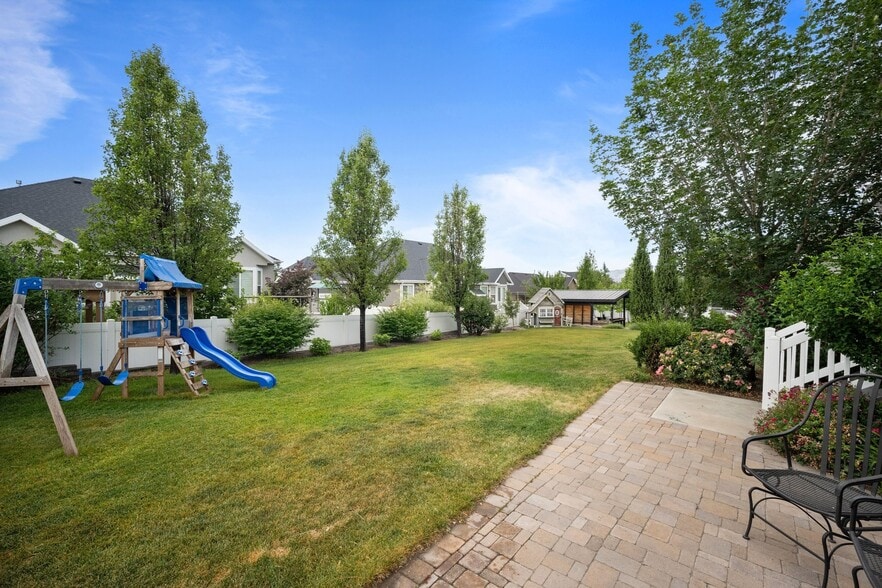 Building Photo - 707 W Ridgeline Dr