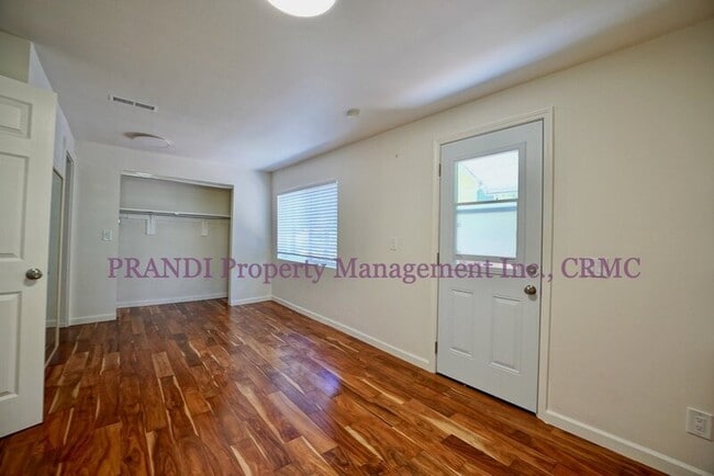 Building Photo - 13 Maple Ave