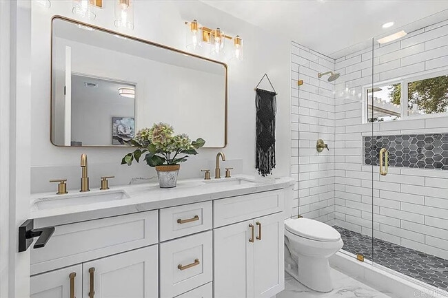 Building Photo - 2612 Davis Ave