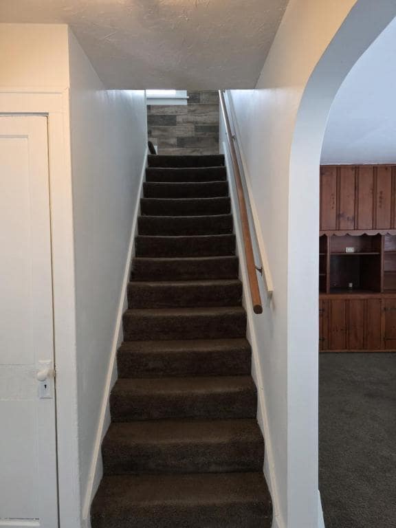 Building Photo - 1028 Clearview St NW