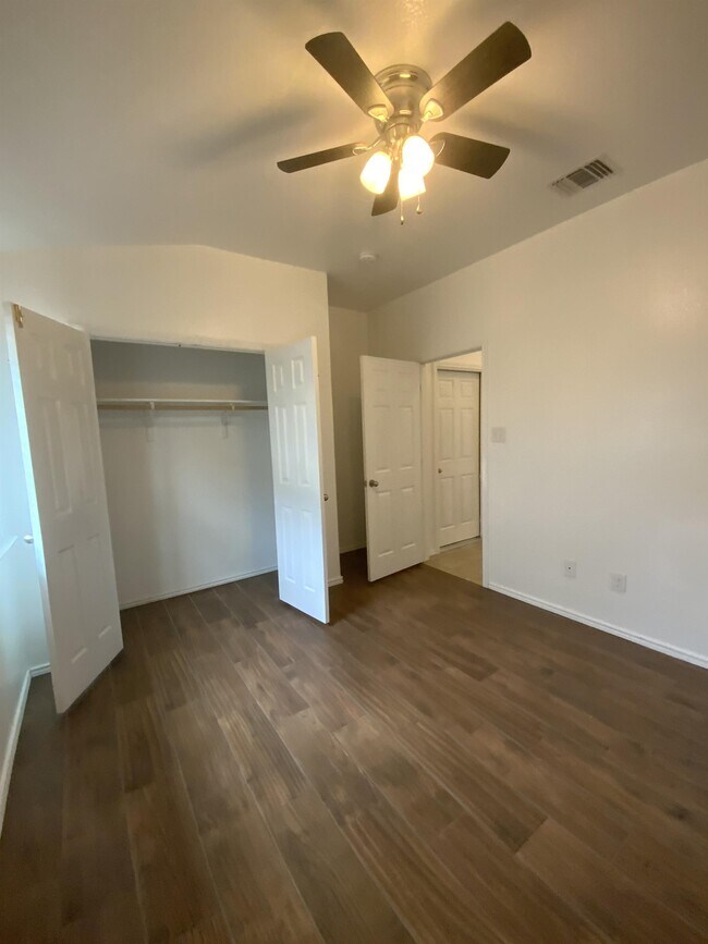 Building Photo - 6709 Mustang Creek Rd