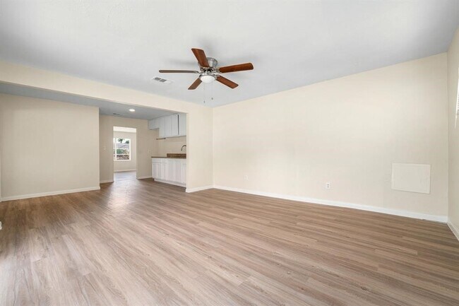 Building Photo - 4726 Angleton St