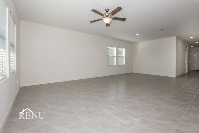 Building Photo - 35607 W San Capistrano Ave