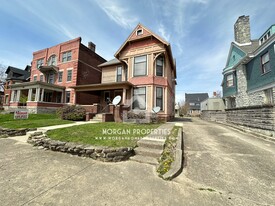 Building Photo - 714 E Main St