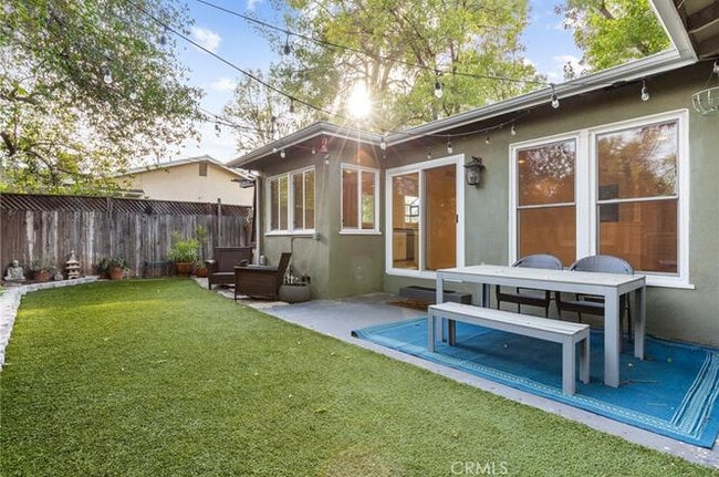 Building Photo - 5634 Ponce Ave