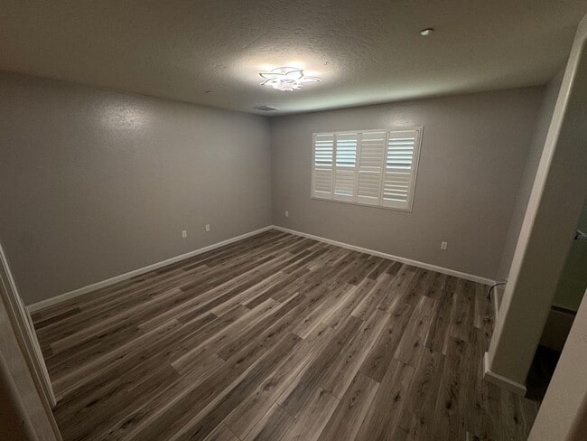 Building Photo - Lovely Home for rent in Hanford,Ca