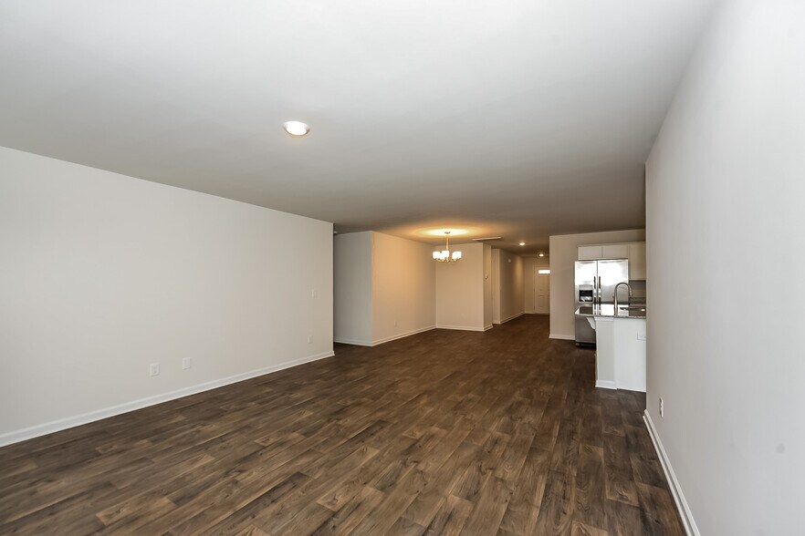 Building Photo - 153 King Buck Dr
