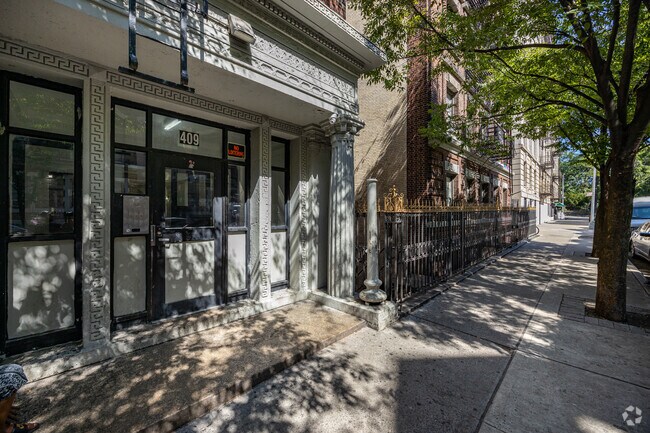 Entrance - 409 W 129th St