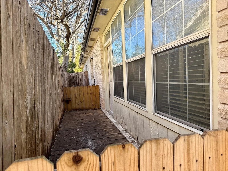 Building Photo - 1307 Kinney Ave