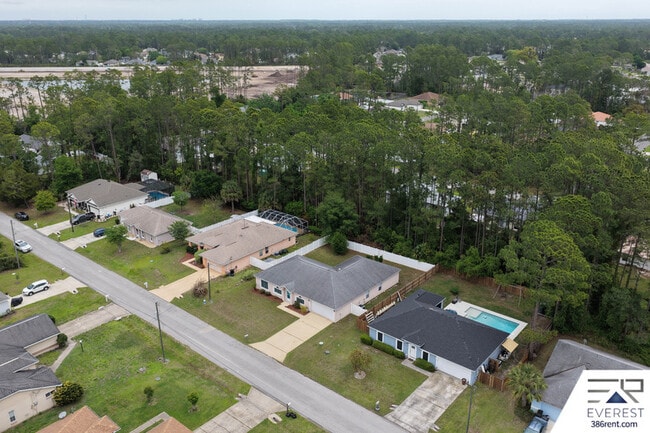 Building Photo - 13 Ryberry Dr