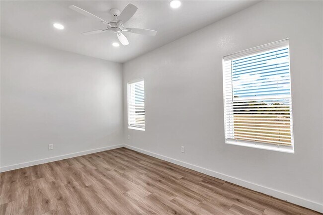 Building Photo - 1310 FM 487