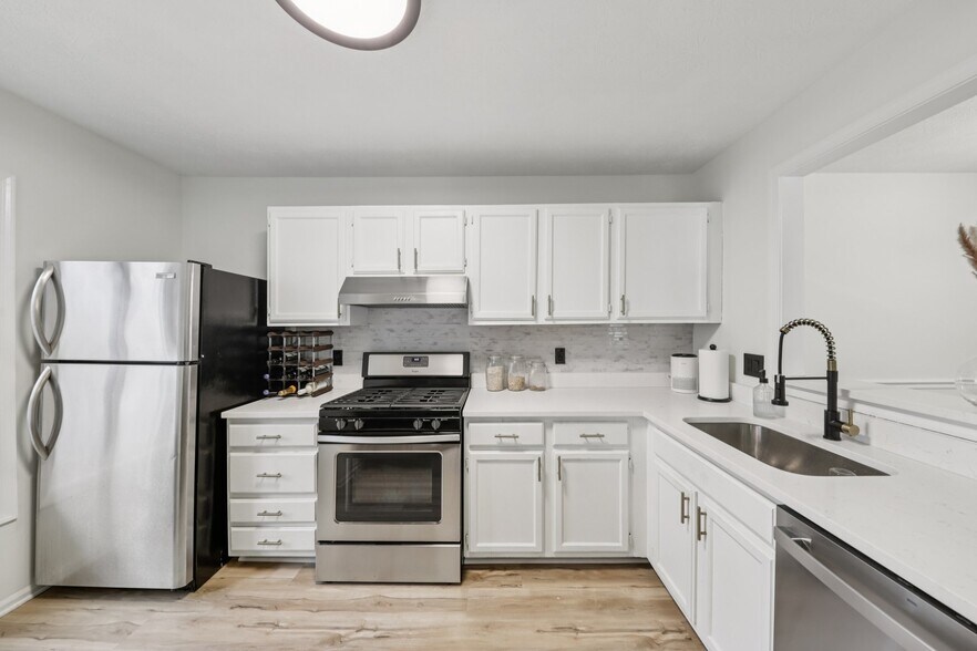 Building Photo - 2209 Hunters Run Dr