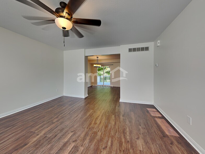 Building Photo - 1264 Woodford Ct