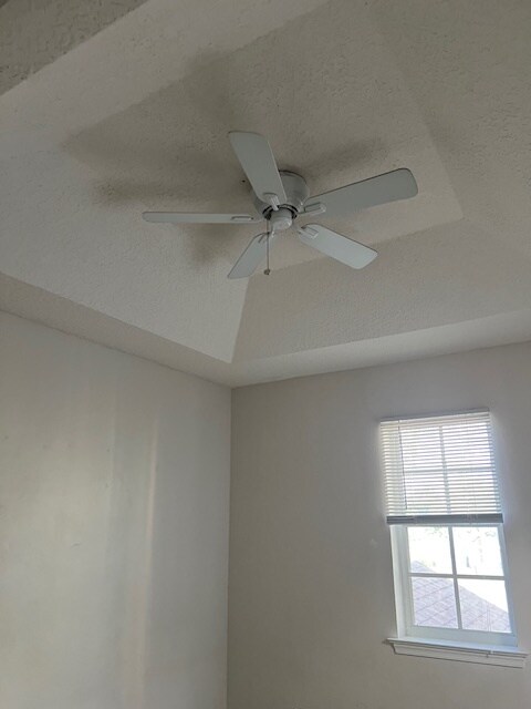 Building Photo - 1651 Hawthorne Plz