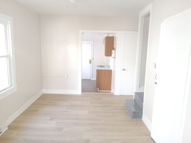 Building Photo - 19-21 Taylor