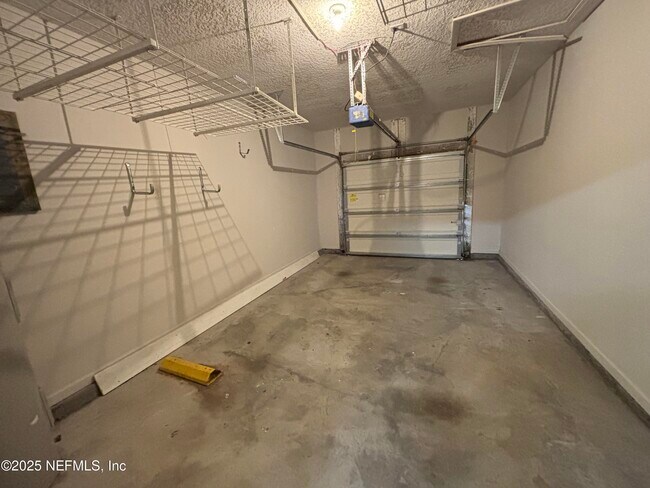 Building Photo - 196 Leese Dr