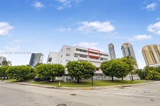 Building Photo - 18001 N Bay Rd