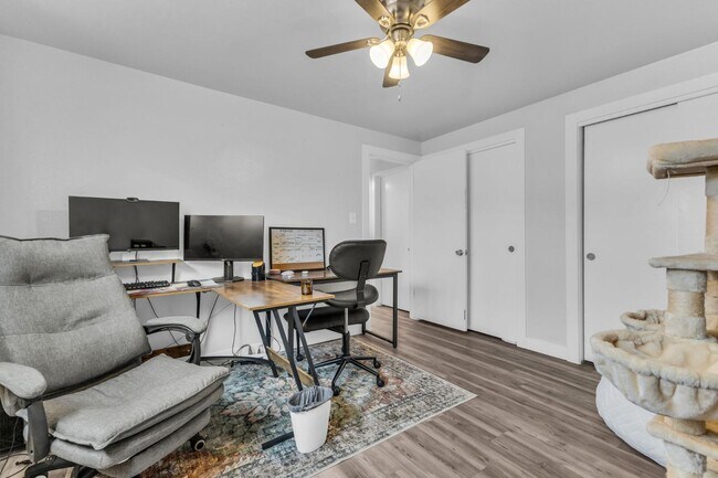 Building Photo - 3876 S Lee Maur St