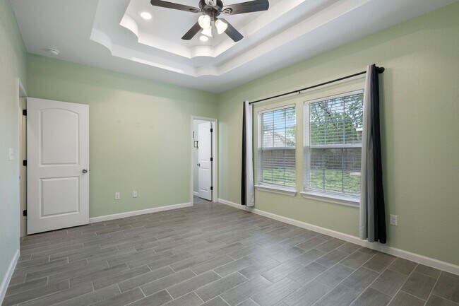 Building Photo - Charming 3/2/2 single story home near Downtown SA & St. Mary's University!