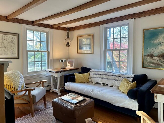 Building Photo - 43 Pennywise Ln