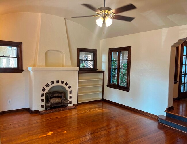 Building Photo - 1040 Prospect Ave