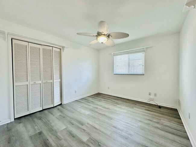 Building Photo - 840 104th Ave N