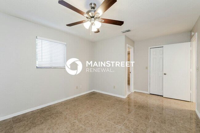 Building Photo - 3 Bedroom Pet-Friendly Home in KISSIMMEE, FL with Main Street Renewal
