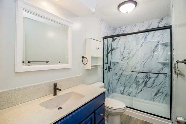 Building Photo - Cozy 2 Bed, 1 Bath Pet-Friendly Home with ...