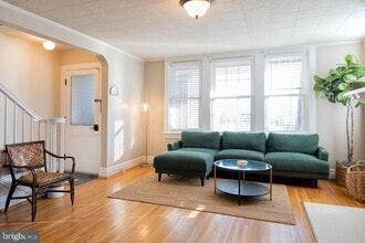 Building Photo - 313 Frederick St