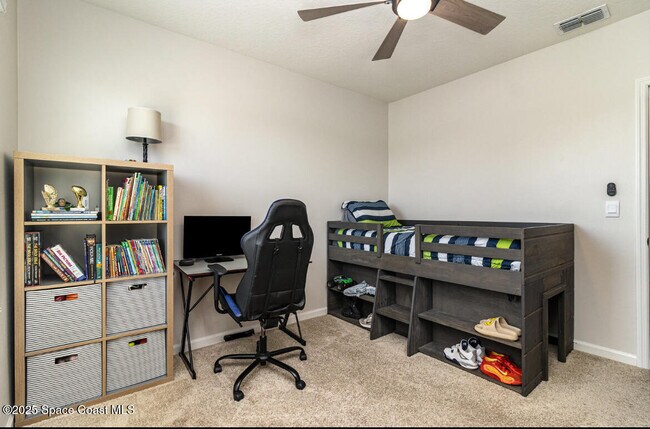 Building Photo - 7389 Tourmaline Dr